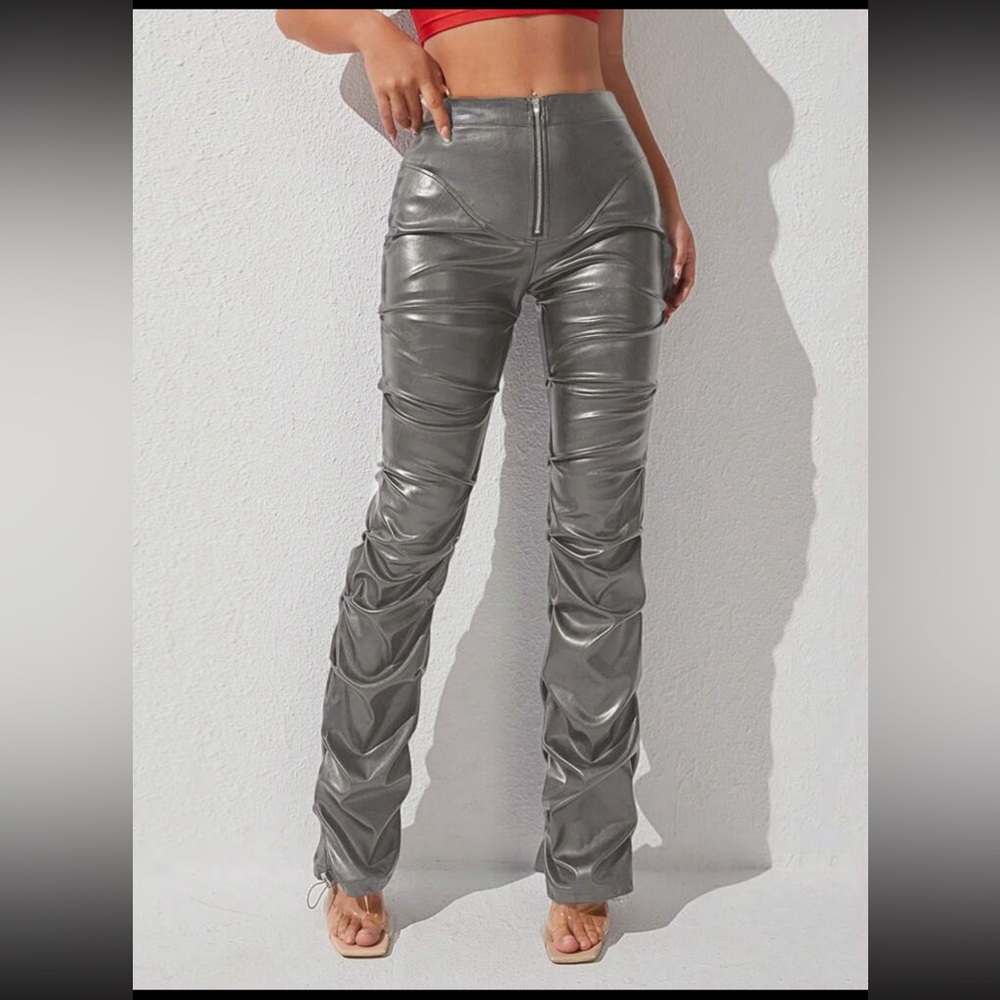 NWOT - SHEIN - front zip faux leather Ruched pants - Gray - XS Petite
